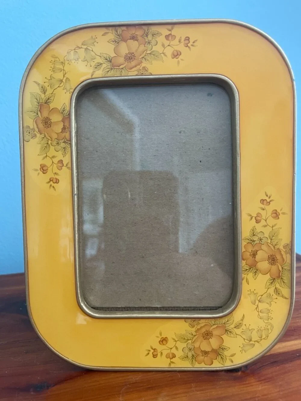 Vintage Bucklers Fifth Avenue Enamel Picture Frame Floral Background 6.5